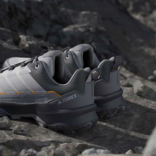 Pánské outdoorové boty adidas TERREX SKYCHASER AX5 - foto 23