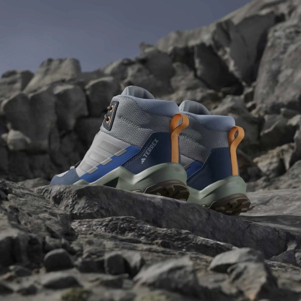 Dětské kotníkové boty adidas TERREX AX4R MID K - foto 26