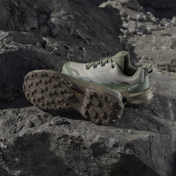 Dámské outdoorové boty adidas TERREX SKYCHASER AX5 W - foto 22