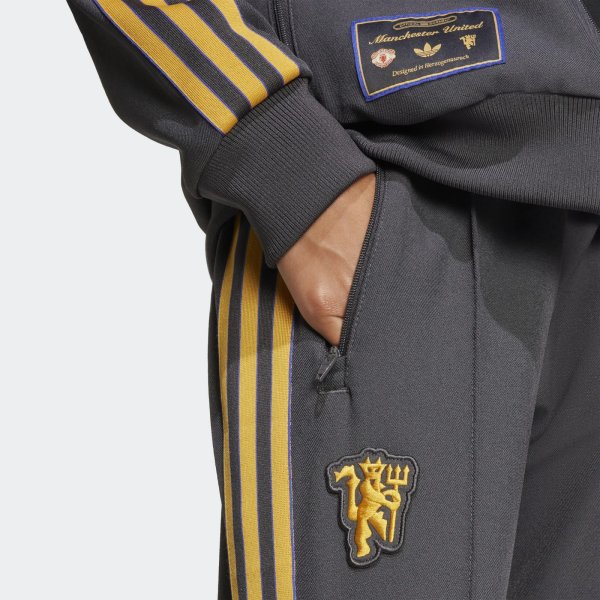 Dětské tepláky adidas MUFC ICON TPY - foto 4